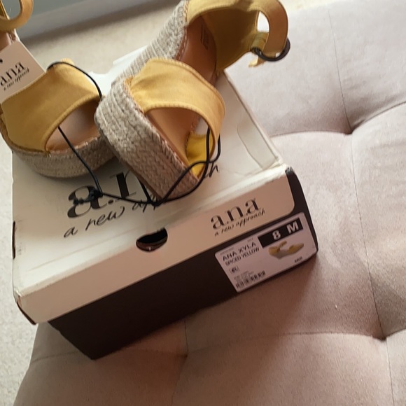 Cute Wedge Shoes!! - Picture 3 of 3